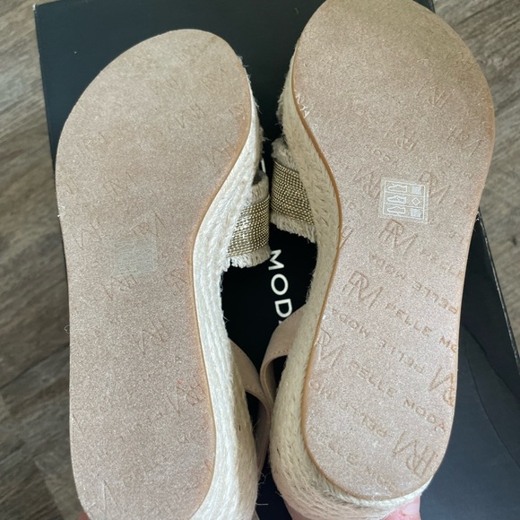 NIB Wedge Sandal Konner by Pelle Moda - Picture 7 of 7